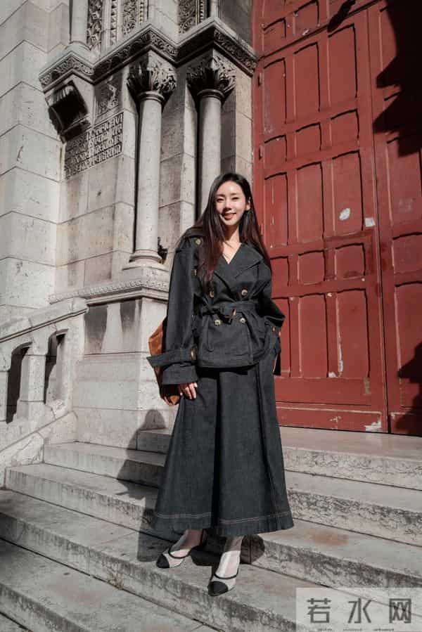 穿黑色风衣的秋瓷炫