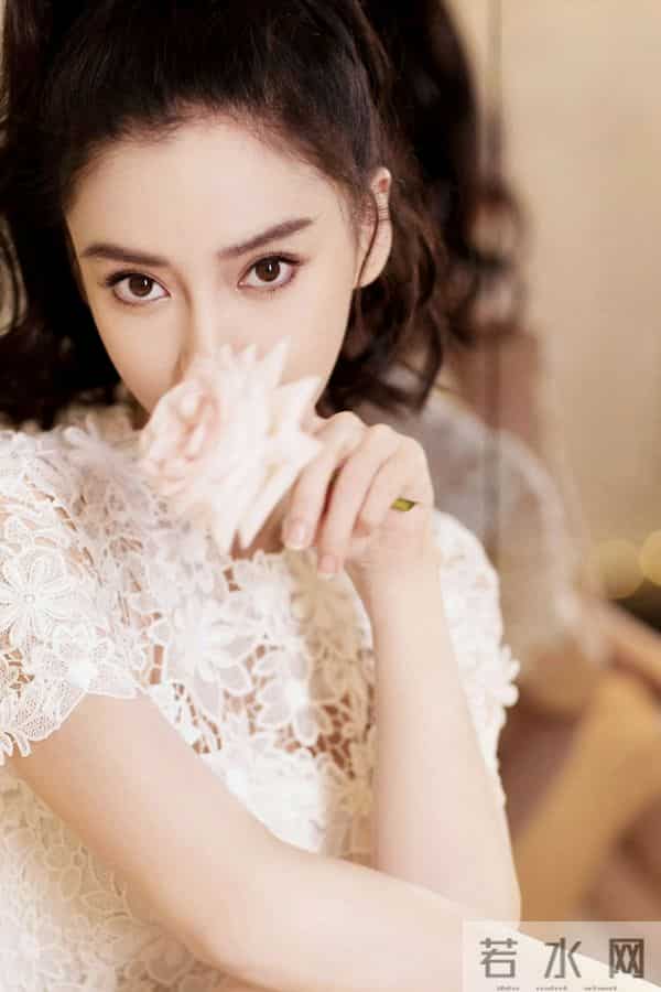 杨颖angelababy 白色蕾丝短裙,人漂亮腿好看