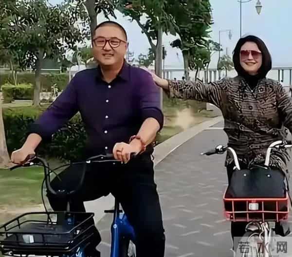 无儿无女于月仙：去世四年后，丈夫张学松坚持“报备”，令人泪目