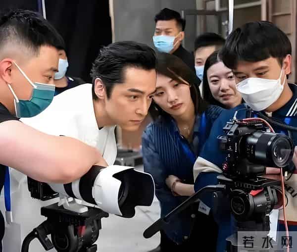 胡歌难得和妻子同框,是不是真爱一目了然!