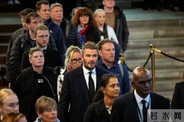贝克汉姆封爵了本质还是平民？戴200万豪表，身家和查尔斯比呢？
