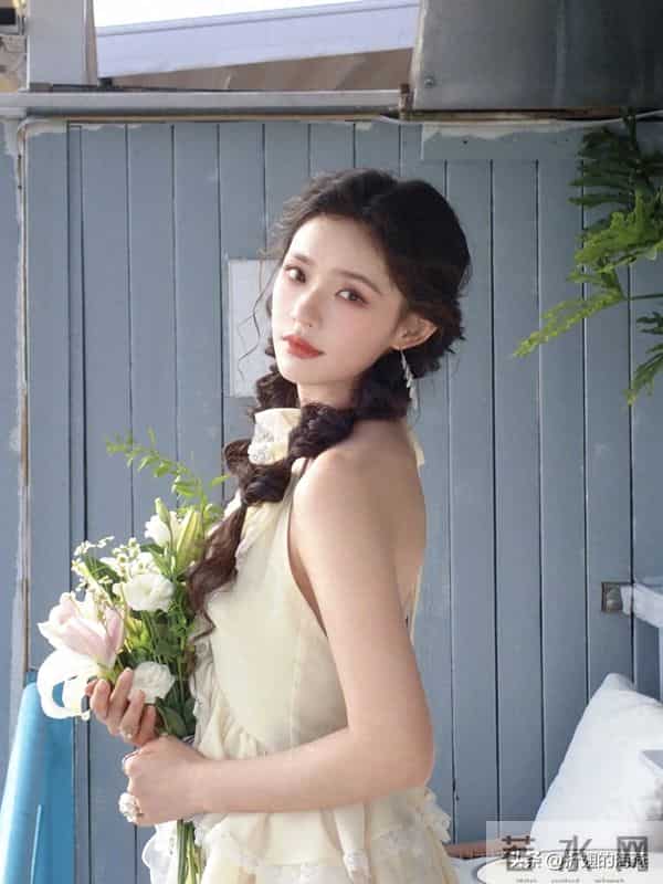 林允Jelly，好甜美的麻花辫姐姐。