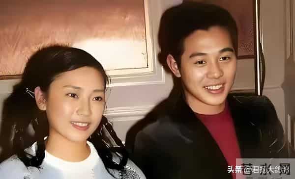 看李连杰与黄秋燕利智的合影，爱不爱太明显