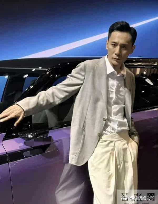 被“暴瘦”的刘烨惊艳,47岁长这样?怪不得师哥胡军一直宠溺他