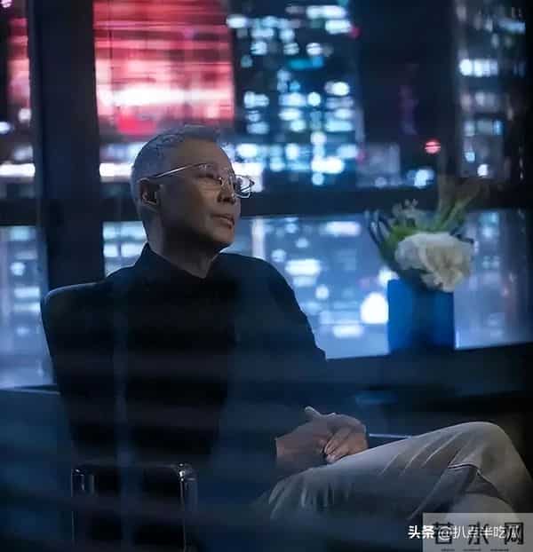 被背刺的陈道明,真是极品吗?儒雅人设深入人心,实则绯闻一大堆