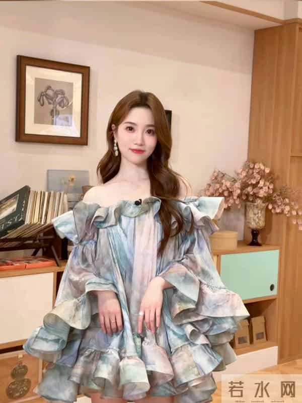 张纯烨，优雅大气女主持～