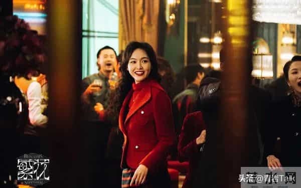 王家卫的“塌房”，文艺教父滤镜碎一地，原来是个“暴君老登”