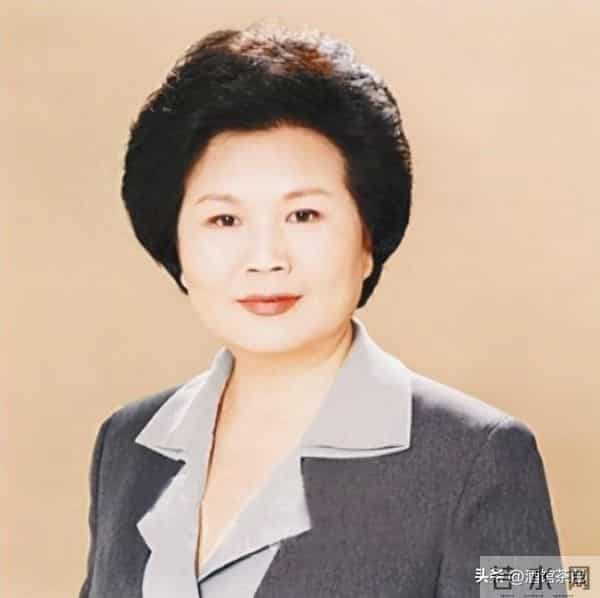 邢志斌主持《新闻联播》28年，退休被疑“晚节不保”，如今怎样了