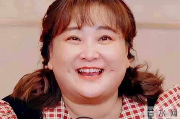 钱赚够了不装了?退出春晚,被综艺"开除"的贾玲,下场怪不了别人