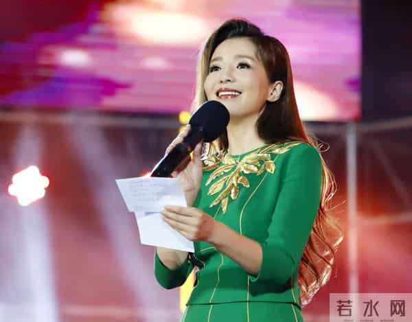 “央视一姐”朱迅的落寞，是整个主持界的悲哀，令人惋惜不已