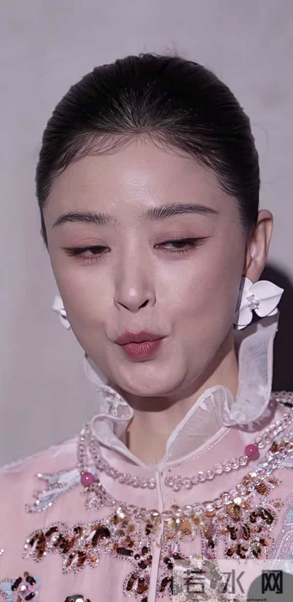 蒋欣，无美颜无滤镜的状态