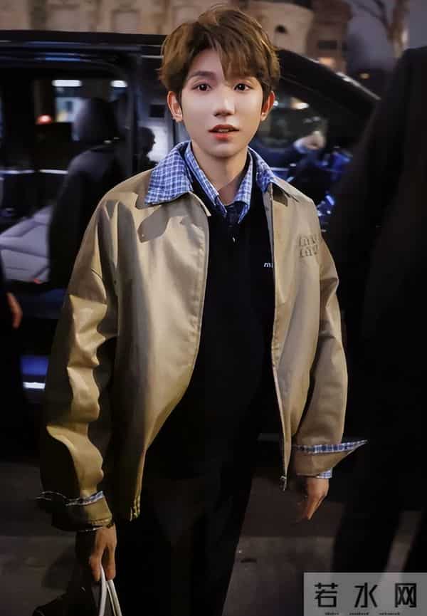 一场生日，戳穿25岁王源江湖地位，易烊千玺确实一个字都没说错