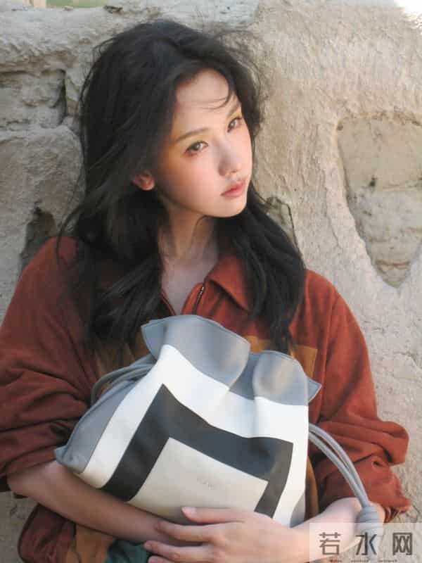 陈都灵高清壁纸