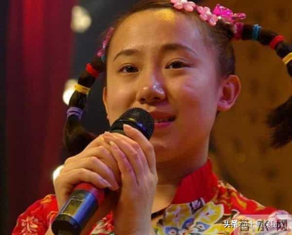 一手好牌打得稀烂！从春晚笑星到县城卖唱，丫蛋的今天怪不了别人