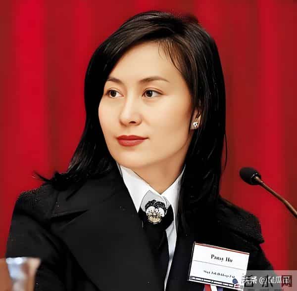 官媒发文,63岁何超琼再破天花板,让许晋亨和整个豪门圈刮目相看!