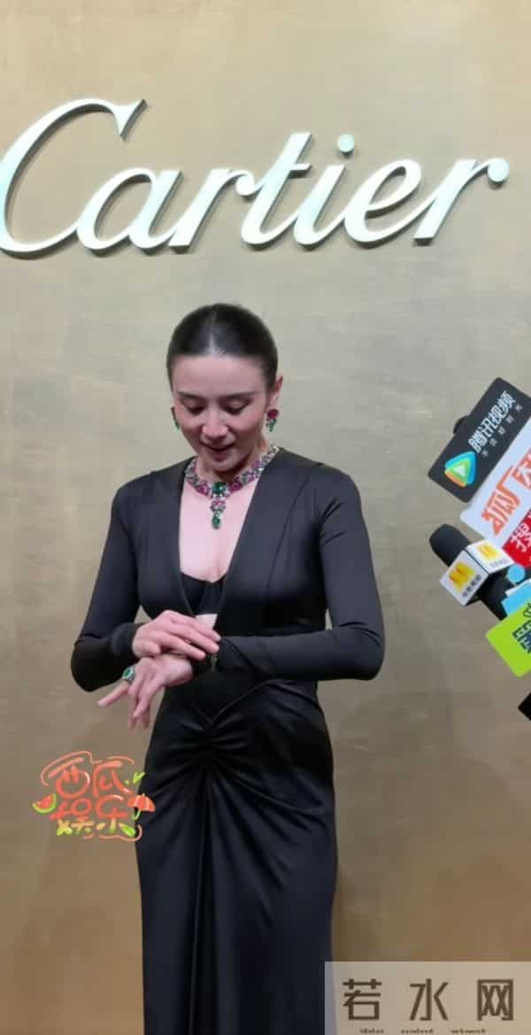 宋佳真是集性感与大气一体的女星 冷艳大气还附带着酷帅! 真的气质