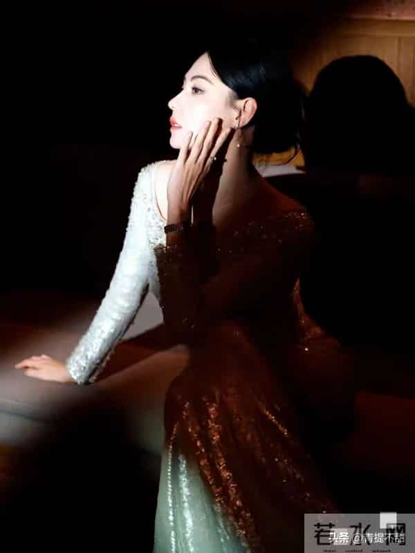 张柏芝的穿搭太绝了，40+姐姐风狠狠拿，不愧是初代港风女神！