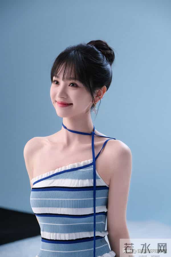 甜妹天花板 vs 四千年美女!田曦薇鞠婧祎谁更受网友喜欢?