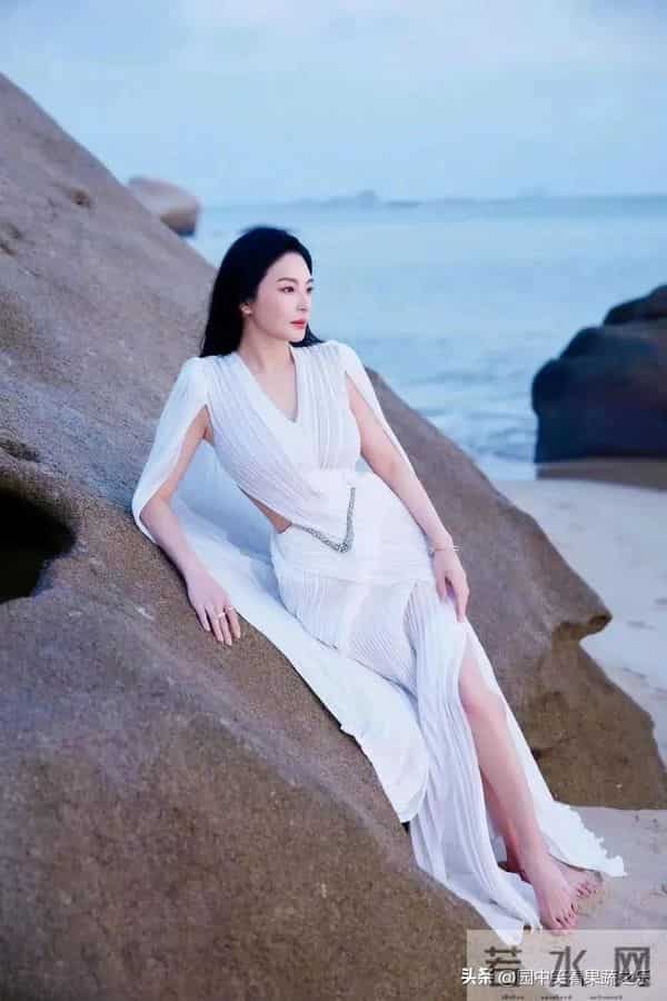 张雨绮 :集身材颜值气质于一身!