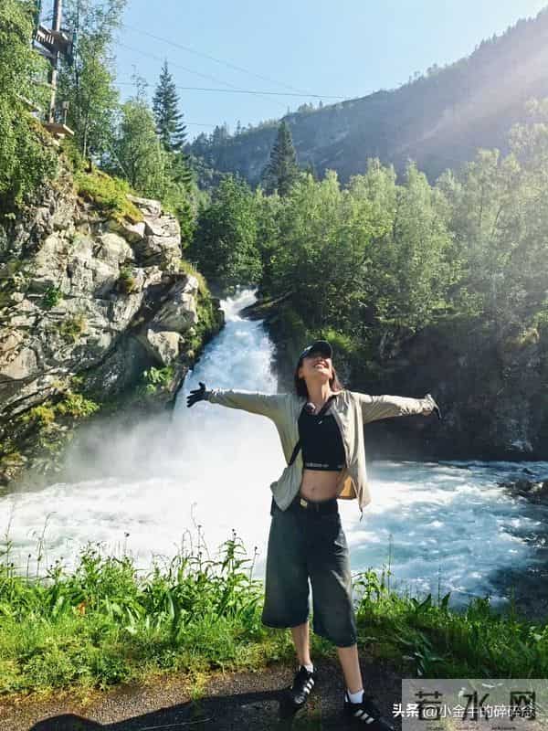 《花少》挪威穿搭合集,来看看明星们秋冬出游穿搭