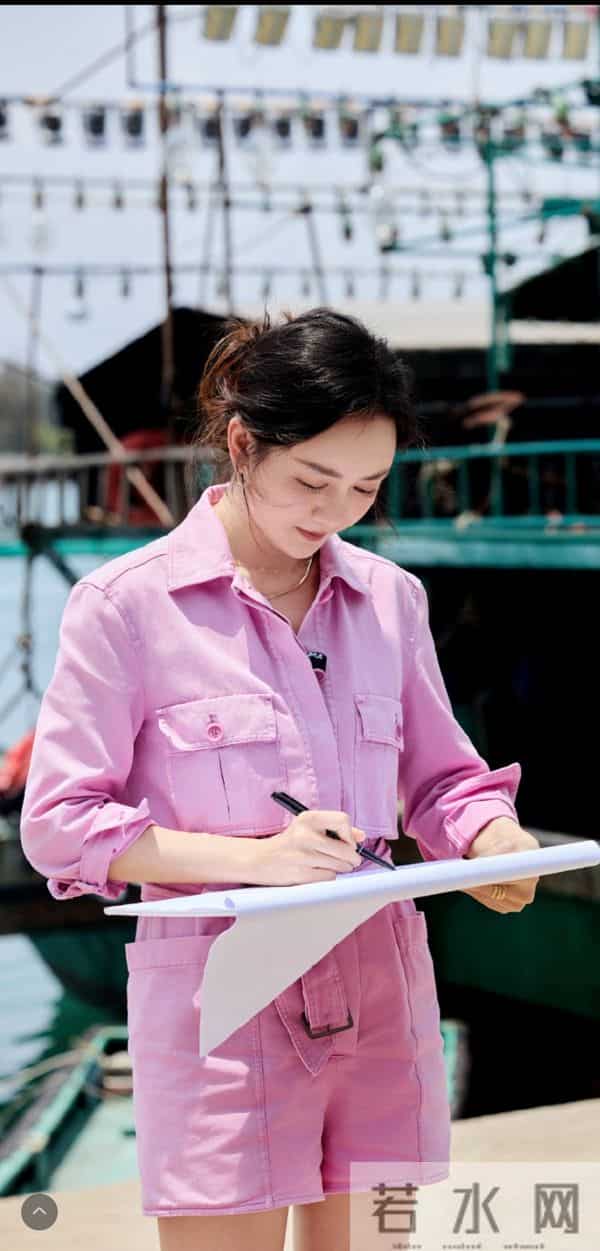 粉色系的王鸥更迷人