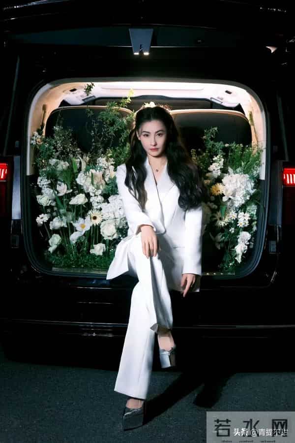 张柏芝的穿搭太绝了，40+姐姐风狠狠拿，不愧是初代港风女神！