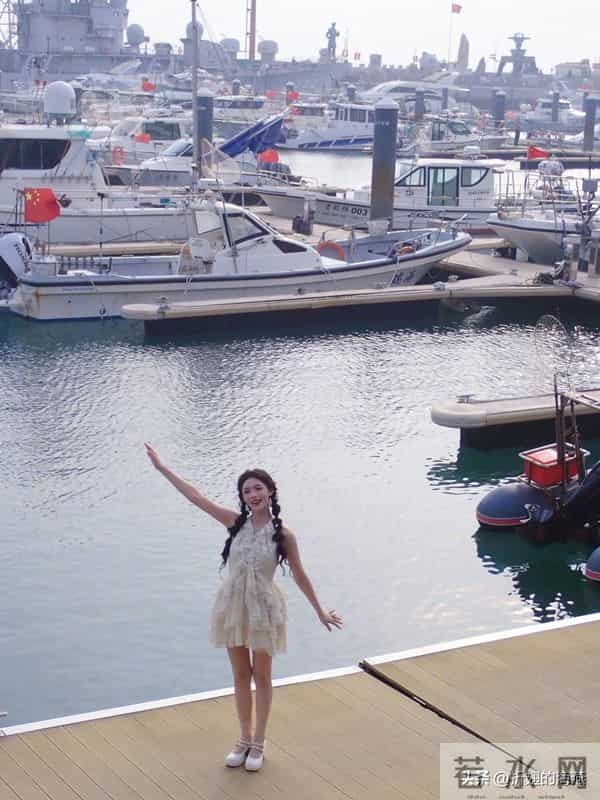 林允Jelly，好甜美的麻花辫姐姐。