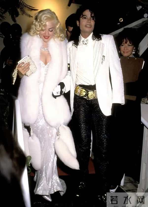 67岁麦当娜新恋情曝光，机场同框炸场，29岁男友成“青春续命符”