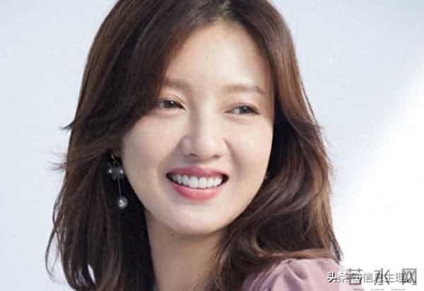 赵宝刚捧着，孙红雷宠着，演了15次女主都不红，48岁嫩的能掐出水