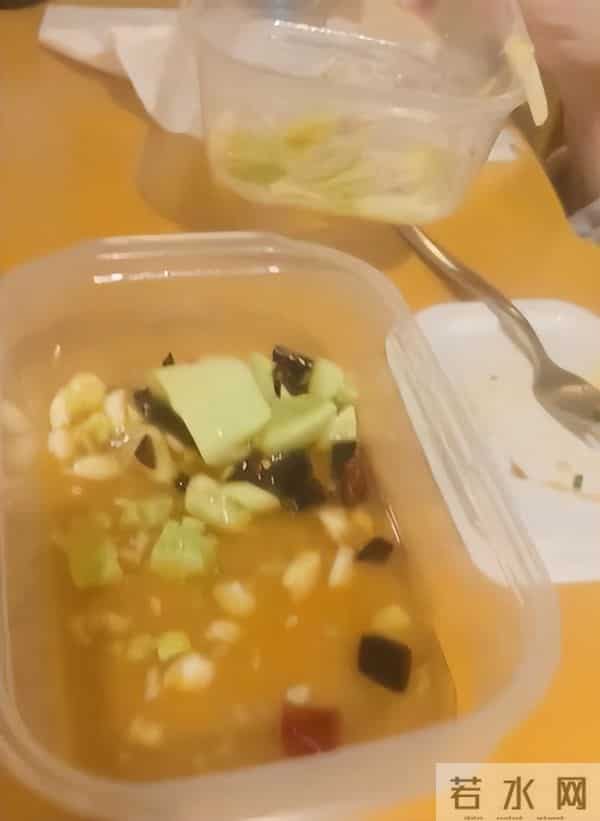 走上大S老路？42岁减肥减到哭的蒋欣，给女明星们提了个醒