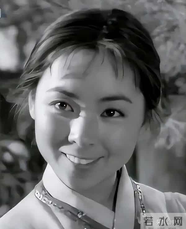 “王芳”刘尚娴：因参演《英雄儿女》爆红，如今83岁的她生活幸福