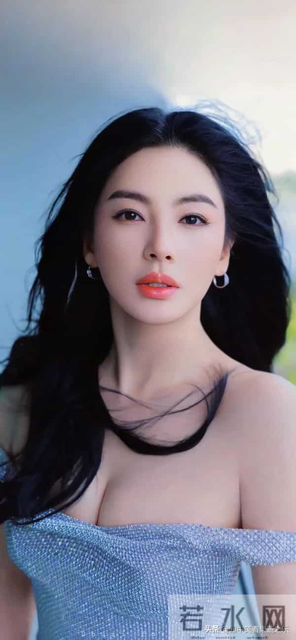 张雨绮 :集身材颜值气质于一身!