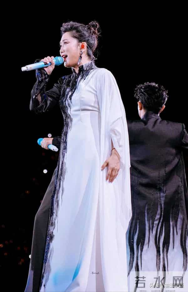 “消失”5个月后，45岁玲花刚传喜讯就落空，曾毅始终保持沉默