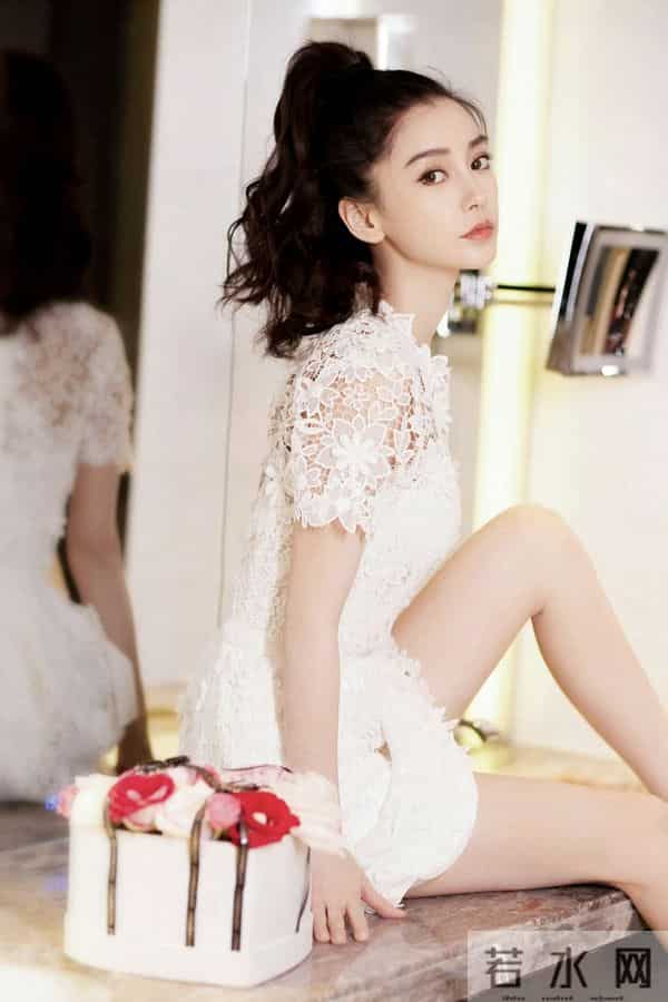杨颖angelababy 白色蕾丝短裙,人漂亮腿好看