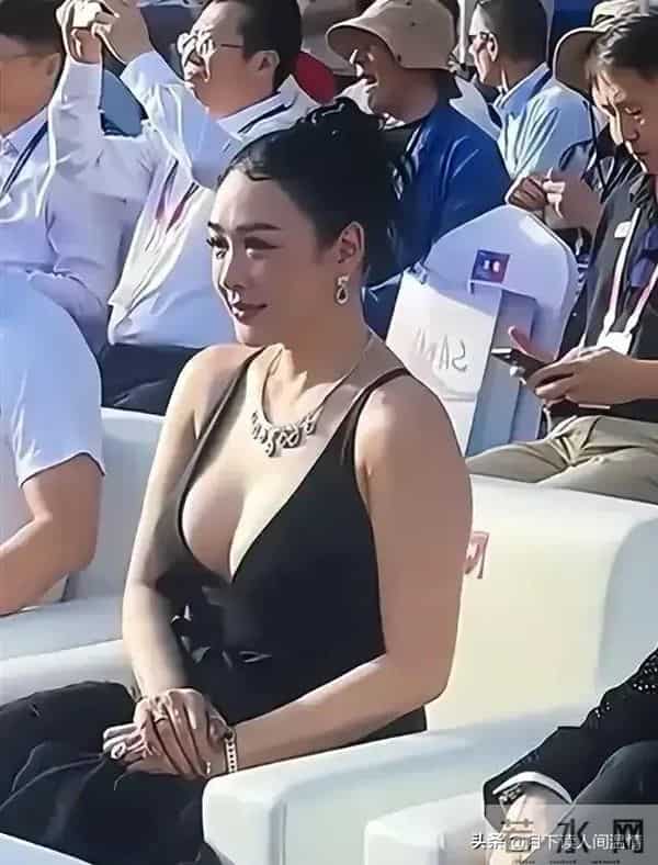 钟丽缇本人好壮,终于把她老公熬成大叔了看不出她老公比她小12岁