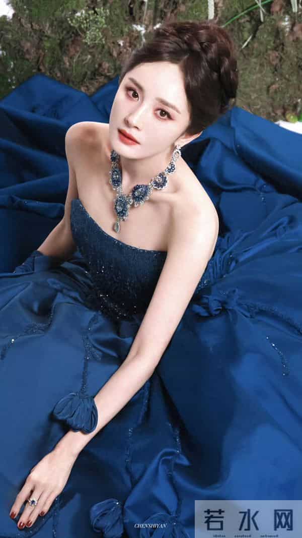 杨幂这套太美了吧，感觉贵气都要溢出屏幕了！