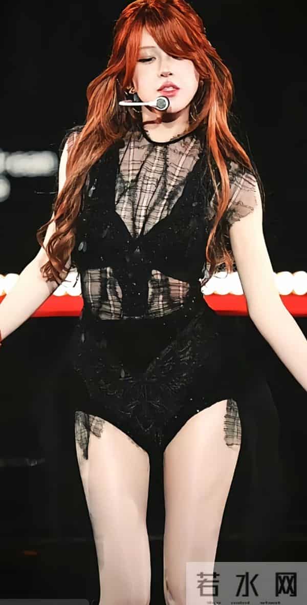 赵露思生日会热歌辣舞,完全是女团C位,这几套造型太嘶哈了