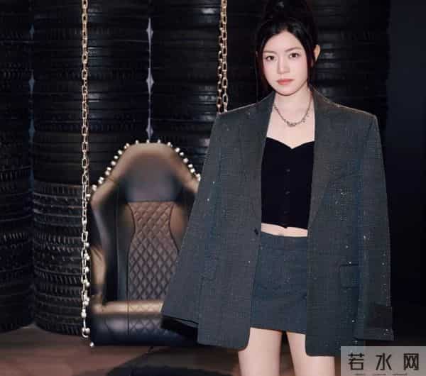 狐狸尾巴藏不住！离婚9个月陈妍希本性难改，陈晓8岁儿子被连累