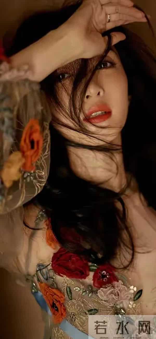 江疏影高清大图