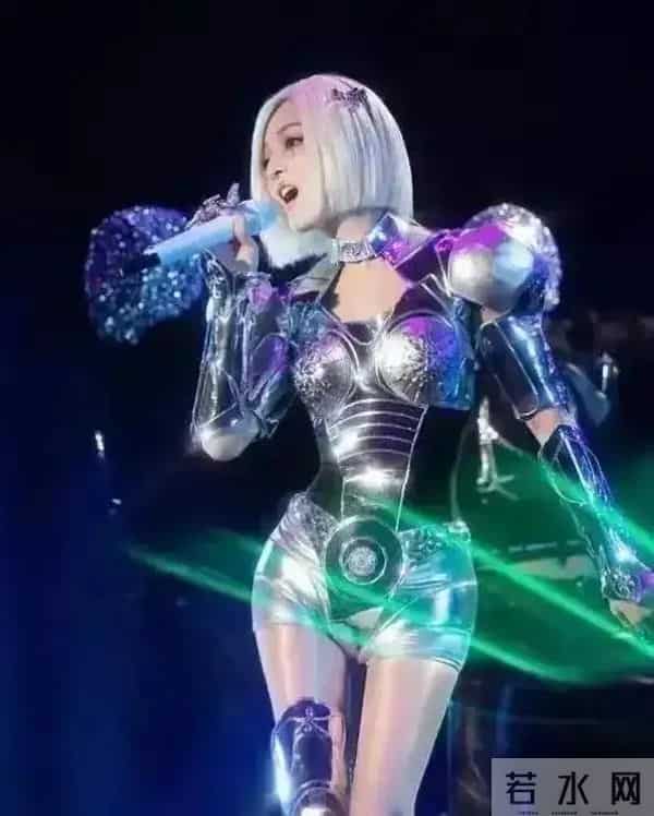 张韶涵的“渣女站姿”火了！腿缝几乎没有间距, 看得人眼睛都直了