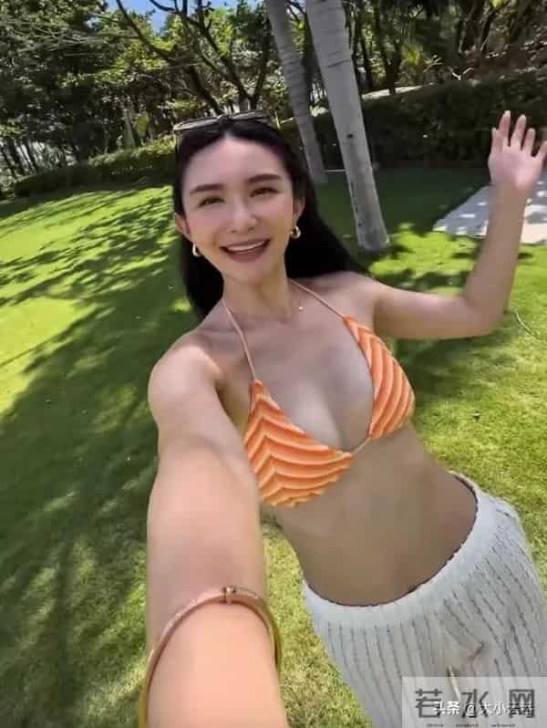 关枫馨与男友游海南岛享受阳光与海滩,穿比基尼喝椰汁舒适又奢华