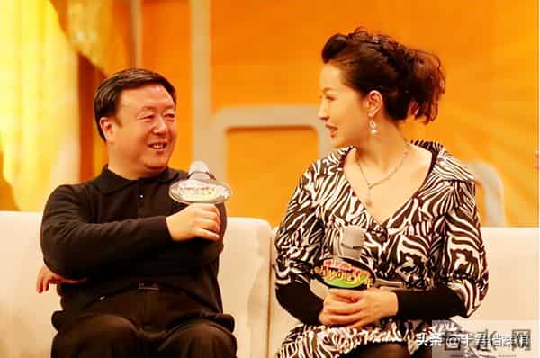 73岁导演尤小刚三婚两离，娶小30岁美女演员，64岁老来得子终圆梦