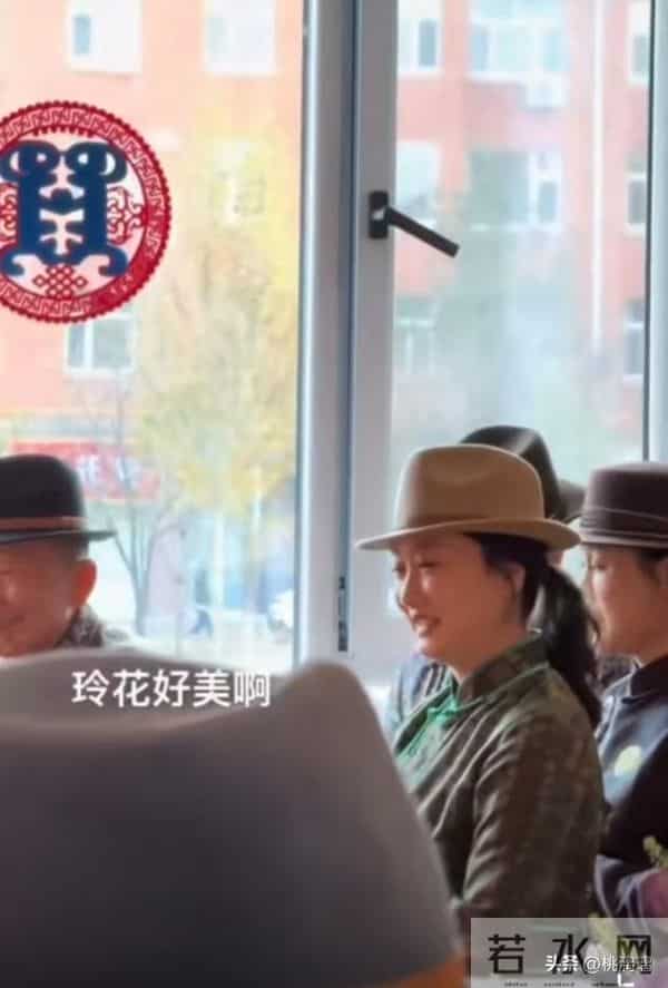 凤凰传奇的44岁玲花，怕是走上了玖月奇迹王小玮的“老路”