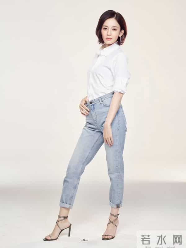 娜扎短发衬衫牛仔裤高跟鞋