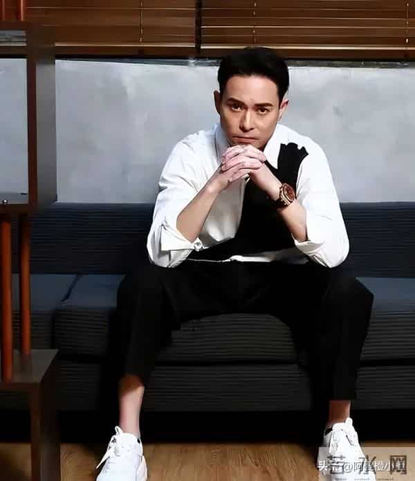 突发！香港知名男星哭着向网友求救，妻子患急性肝硬化没钱换肝？
