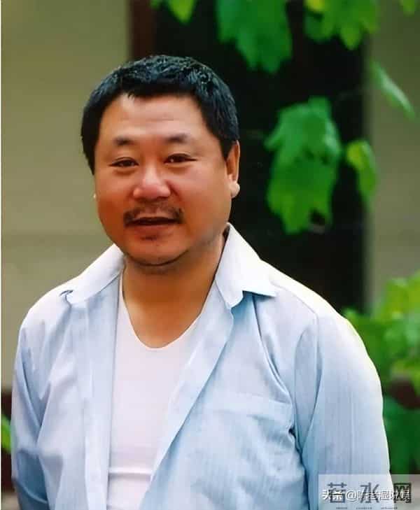 事实证明,离开赵本山被骂"白眼狼"的范伟,早已走上了另一条大道。