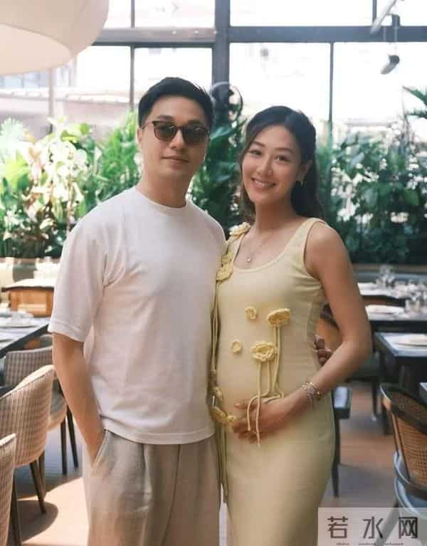 前港姐季军临盆在即大晒性感孕照,与富二代老公深情对视超恩爱