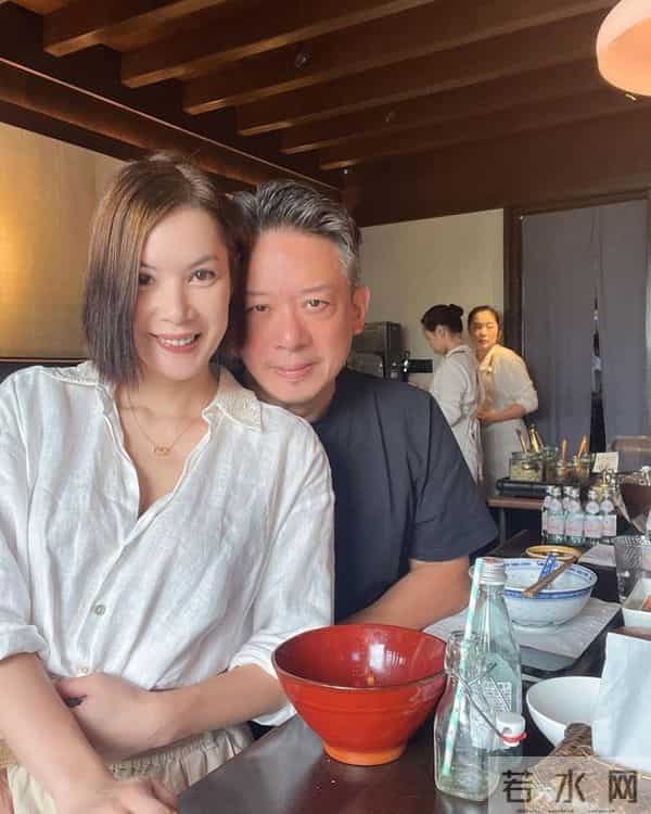 56岁香港著名女星的近况曝光,目前和恋爱三年的富豪男友感情稳定