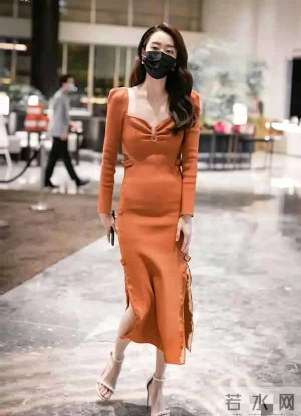 张小斐icon瘦得胸都没有了,居然还有小肚子,可见减肥真的太难了