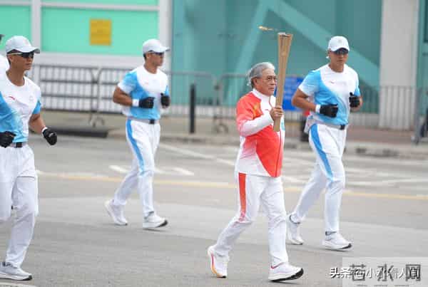 郭晶晶也没想到,79岁公公霍震霆再破天花板,让整个豪门圈沉默了